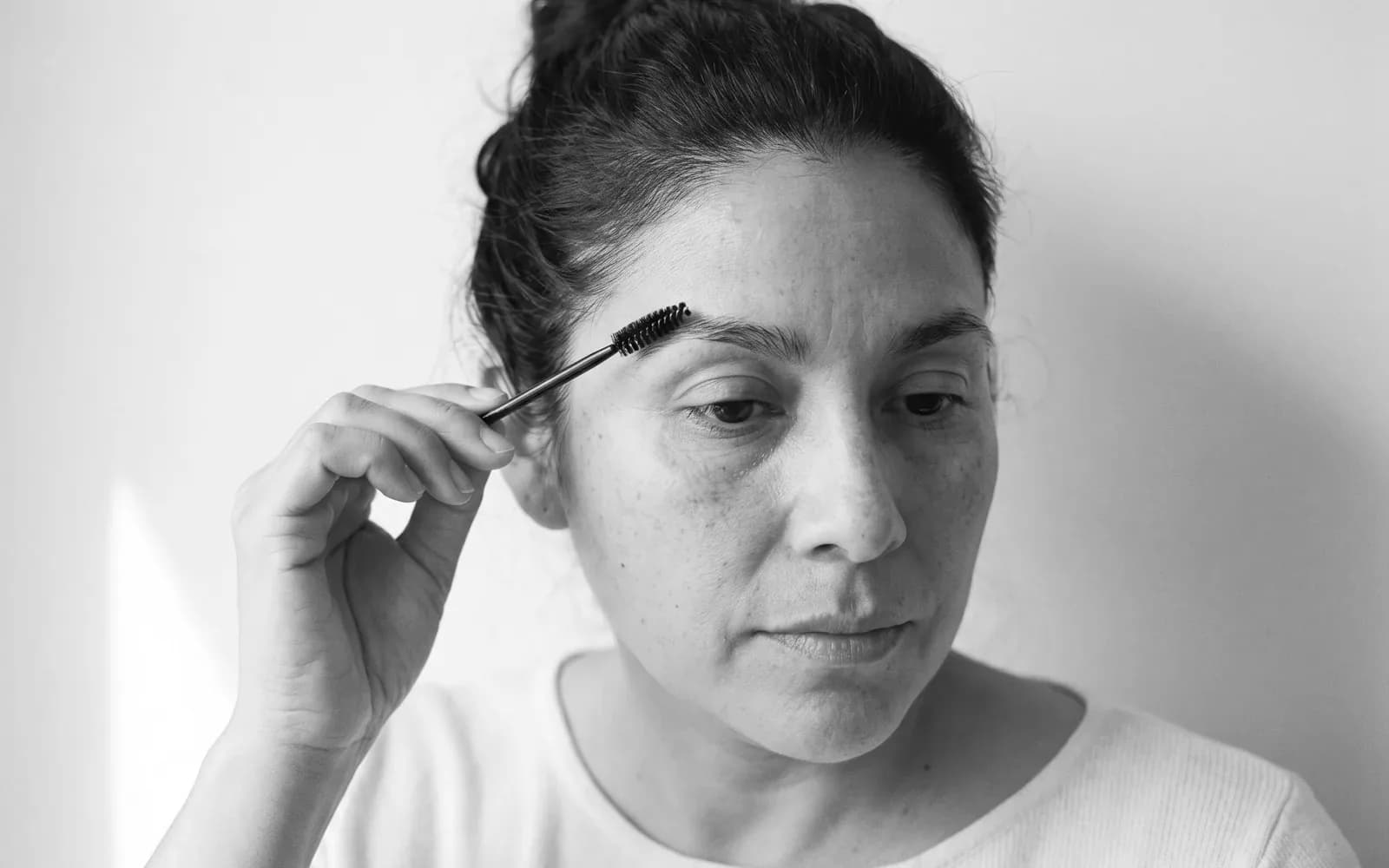 Thicker-Looking Brows: Gentle Habits and Services in Copley, OH