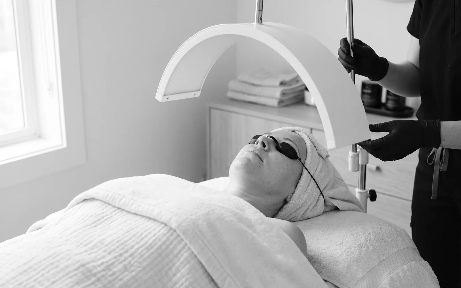 LED Light Therapy: What It Does for Your Skin and What to Expect